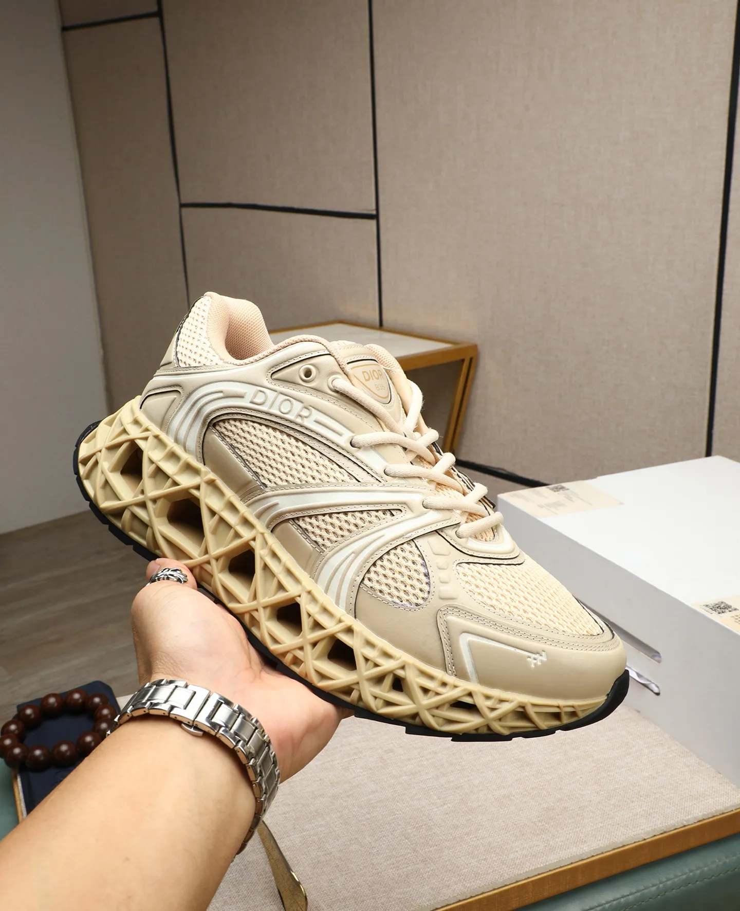 Men's shoes 💰800💰 Men's style 👦🏻Dior Dior B35 High-end quality Original casual sports shoes Upper: special environmentally friendly leather. High-frequency brand totem, brand totem cloth, tongue plastic brand logo, heel high-frequency brand logo Lining: brand canvas Original version: ultra-light TPR·rubber; two-color molded outsole Ultra-high quality control and fine workmanship: High-end, extravagance and class. Size: 39-44 (38, 45, 46, can be customized)…! !